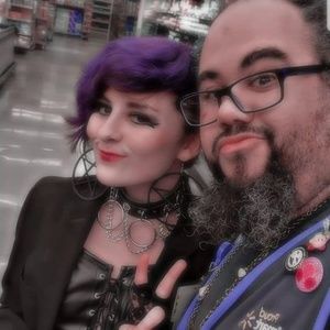 Meet your Posher, Bee